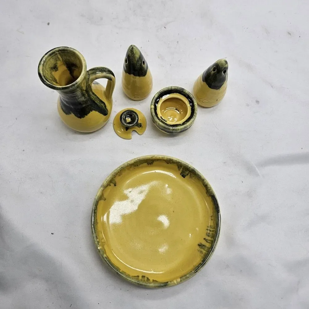 INEKE‎ Victoria BC Drip Pottery Glaze BC Canada  Green Yellow Kitchenware